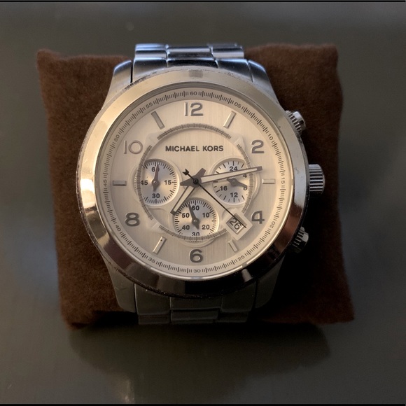 Michael Kors Oversized Runway Watch - Picture 2 of 5